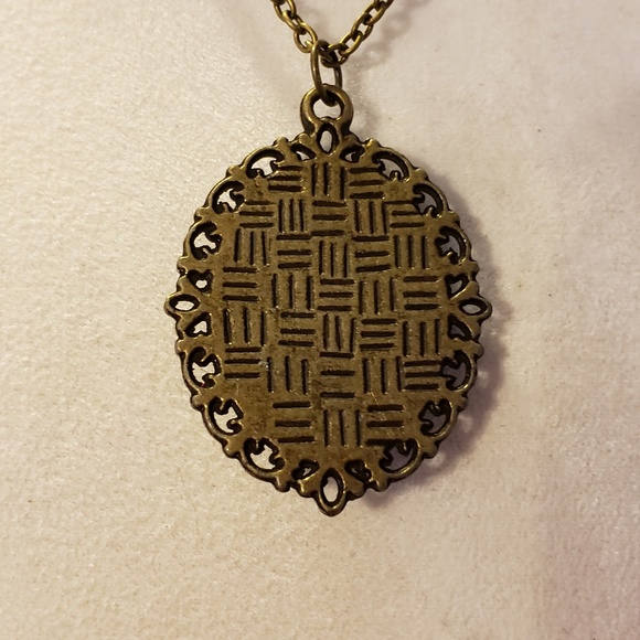 New! Handcrafted 18” Lady Rose Tan Cameo Necklace - Picture 2 of 7